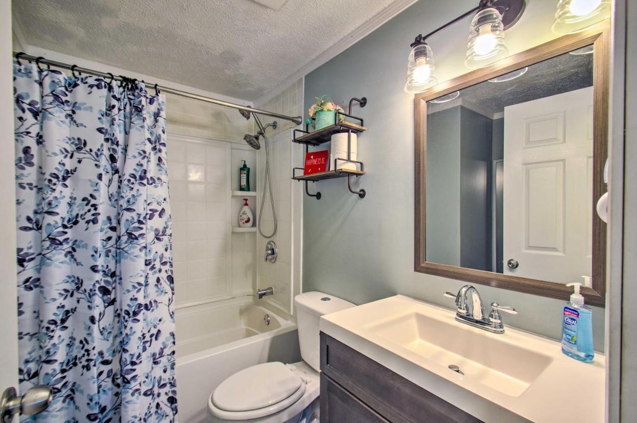 Dog-Friendly Fayetteville Home With Hot Tub! Kültér fotó